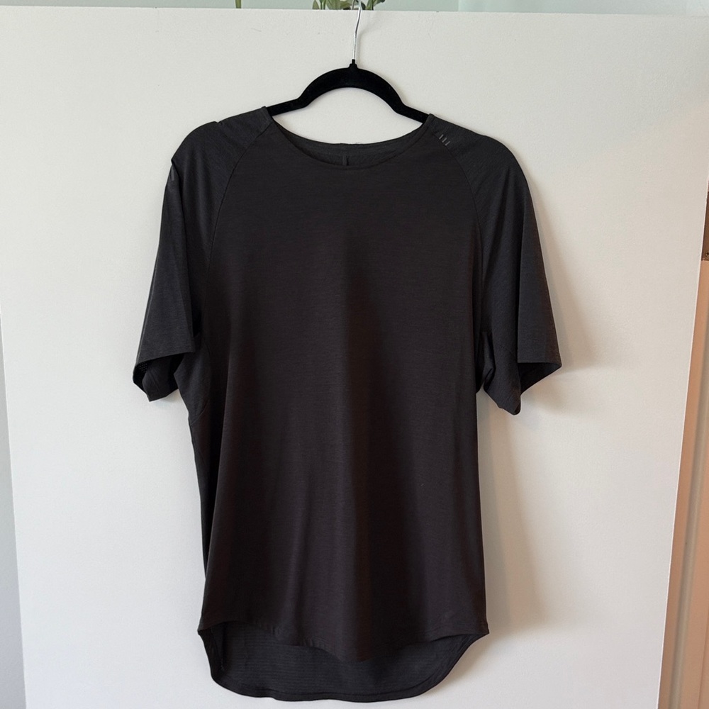 lululemon athletica Dark Gray Men's Short Sleeve Tee